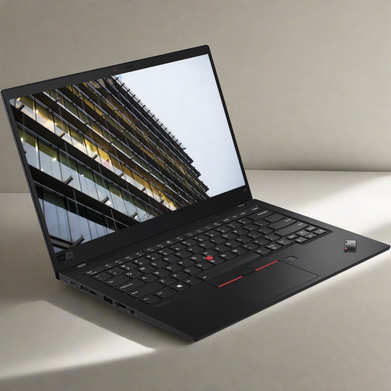 Lenovo X1 Carbon ThinkPad Core i7 7th Gen Laptop with 16GB RAM, 256GB SSD, 14″ FHD Display